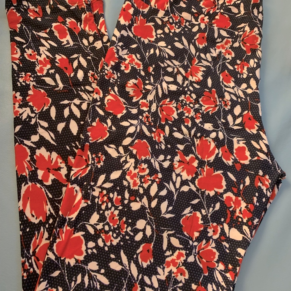 Black TC leggings with purple polka dots